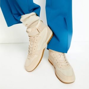 10. CONTRAST COLOR HIGH TOP SNEAKERS